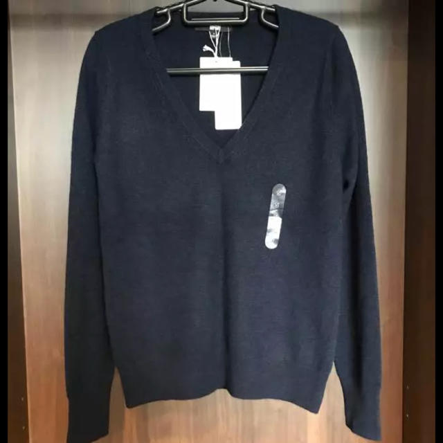 UNIQLO(ユニクロ)の新品 タグ付き ユニクロネイビー カシミヤニット レディースのトップス(ニット/セーター)の商品写真