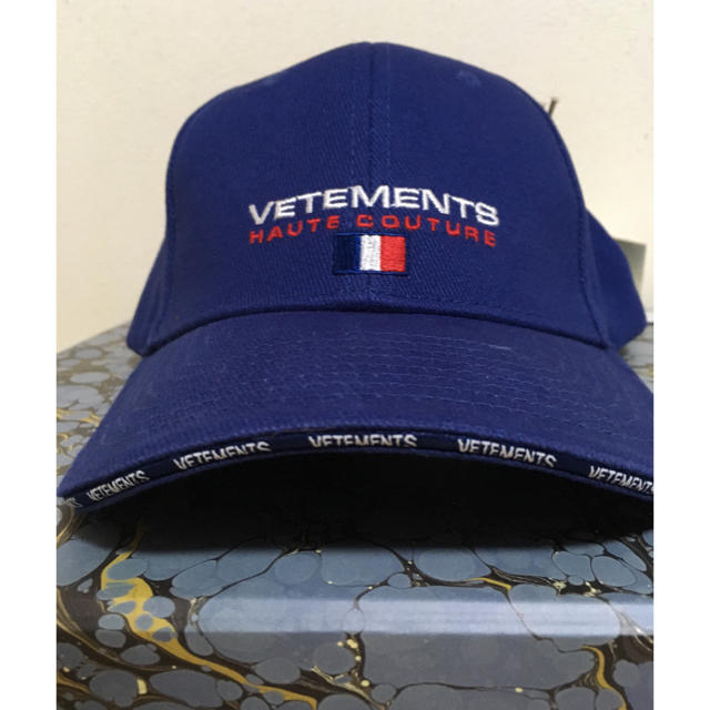 Balenciaga(バレンシアガ)のVETEMENTS ヴェトモン キャップ メンズの帽子(キャップ)の商品写真