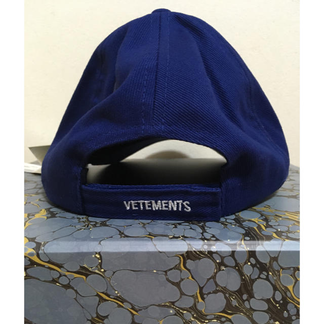 Balenciaga(バレンシアガ)のVETEMENTS ヴェトモン キャップ メンズの帽子(キャップ)の商品写真