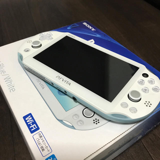 PlayStation Vita - PS Vita PCH-2000 ライトブルーホワイト の通販 by ...