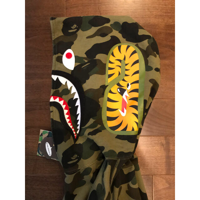 A BATHING APE(アベイシングエイプ)の【最終相談可】美品 APE エイプシャークパーカー XL 付属有り メンズのトップス(パーカー)の商品写真