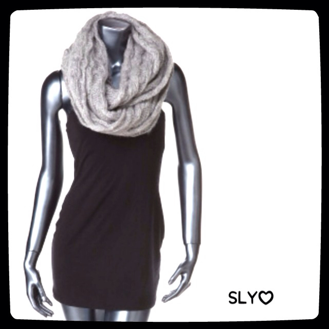 SLY(スライ)のsnood♡ レディースのファッション小物(マフラー/ショール)の商品写真