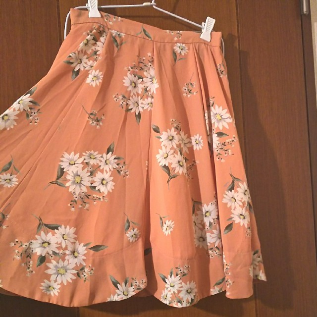 Noela(ノエラ)の【ノエラ】花柄スカート レディースのスカート(ひざ丈スカート)の商品写真