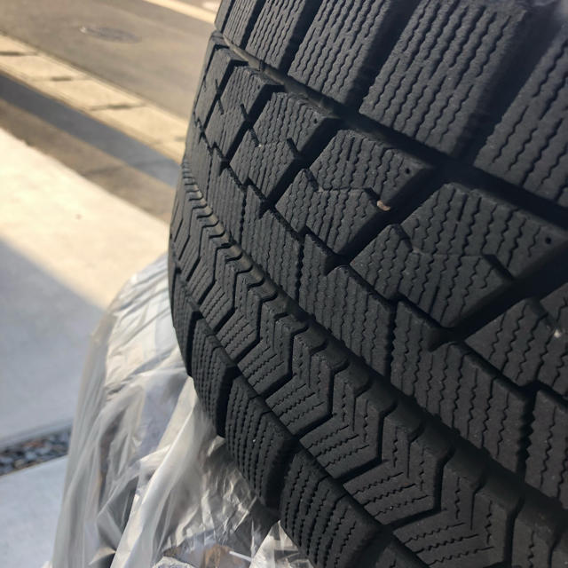 BRIDGESTONE(ブリヂストン)の215/60r17 スタッドレス 値下げ！ 自動車/バイクの自動車(タイヤ・ホイールセット)の商品写真