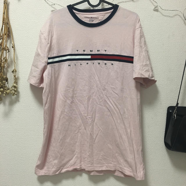 TOMMY HILFIGER(トミーヒルフィガー)のトミーヒルフィガー ピンク tシャツ レディースのトップス(Tシャツ(半袖/袖なし))の商品写真