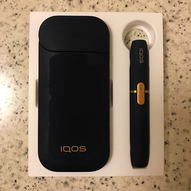 IQOS(アイコス)のIQOS 2.4Plus ブラック メンズのファッション小物(タバコグッズ)の商品写真