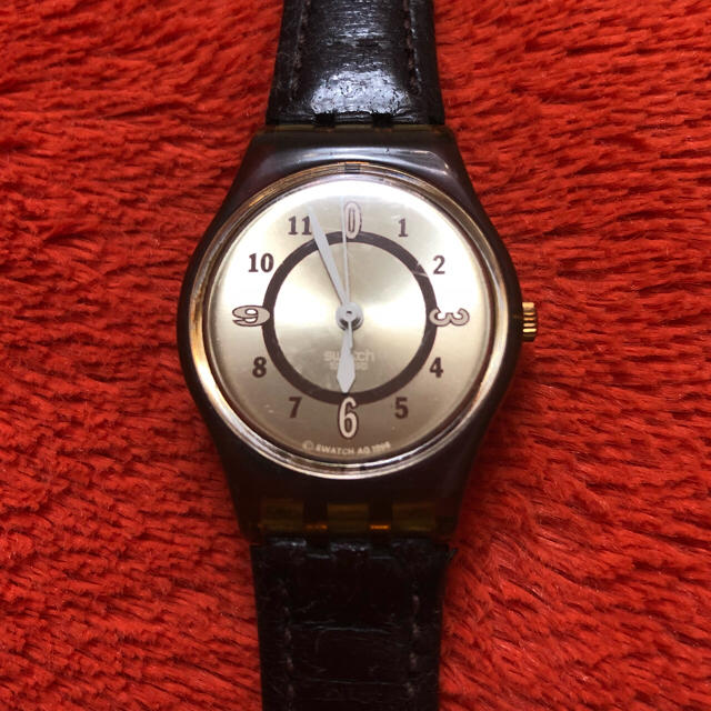 swatch(スウォッチ)のswatch 中古 茶色 レディース レディースのファッション小物(腕時計)の商品写真