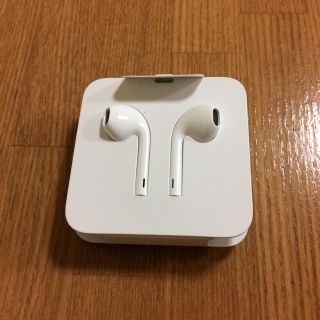 アップル(Apple)の【新品未使用】Apple EarPods Lightning Connector(ヘッドフォン/イヤフォン)