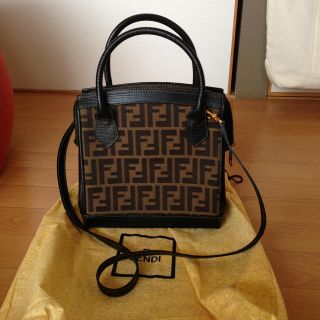 フェンディ(FENDI)のFENDI ハンドバッグ(ハンドバッグ)