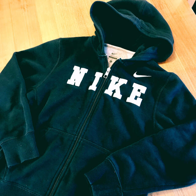 NIKE(ナイキ)のNIKE ナイキ スウェットパーカ キッズ150 キッズ/ベビー/マタニティのキッズ服男の子用(90cm~)(ジャケット/上着)の商品写真