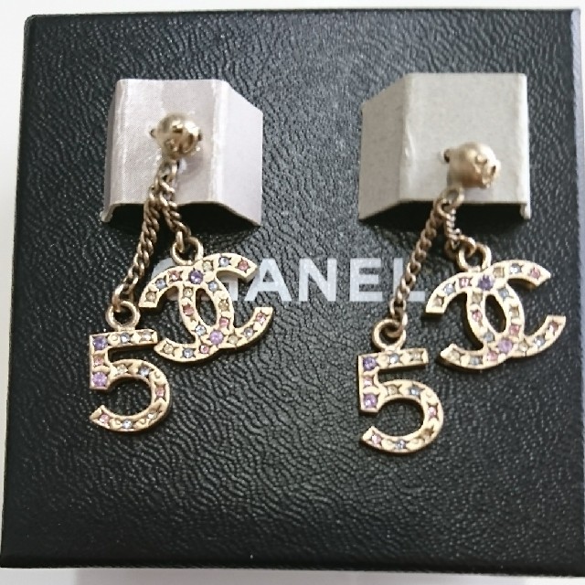 CHANEL(シャネル)の極美品！シャネル ピアス レディースのアクセサリー(ピアス)の商品写真