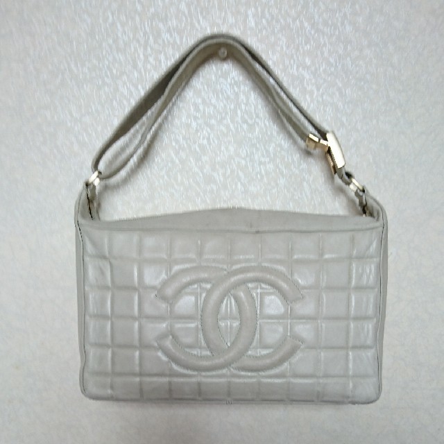 大人気新品 CHANEL プッチ様。専用☆チョコバーバック - ハンドバッグ