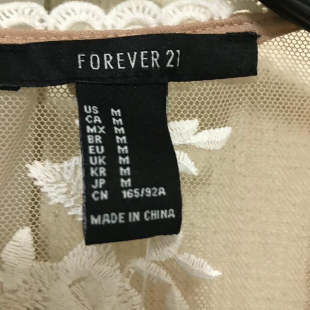 FOREVER 21(フォーエバートゥエンティーワン)のforever21 レース ガウン レディースのトップス(カーディガン)の商品写真