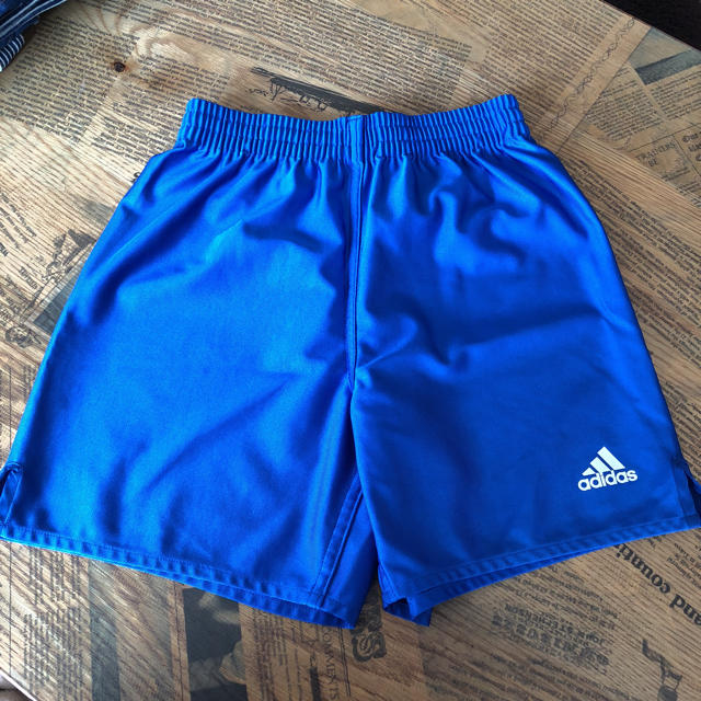 adidas(アディダス)のadidasハーフパンツ150cm キッズ/ベビー/マタニティのキッズ服男の子用(90cm~)(パンツ/スパッツ)の商品写真