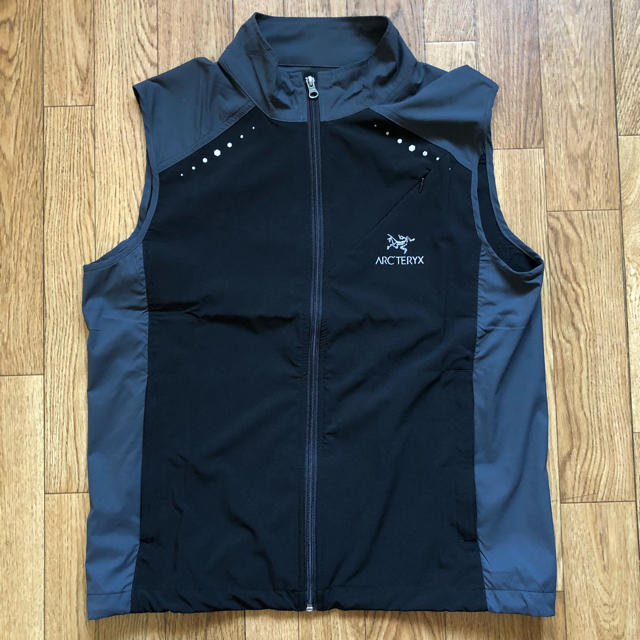 ARC'TERYX(アークテリクス)のアークテリクス ベスト ARC'TERYX  メンズのトップス(ベスト)の商品写真