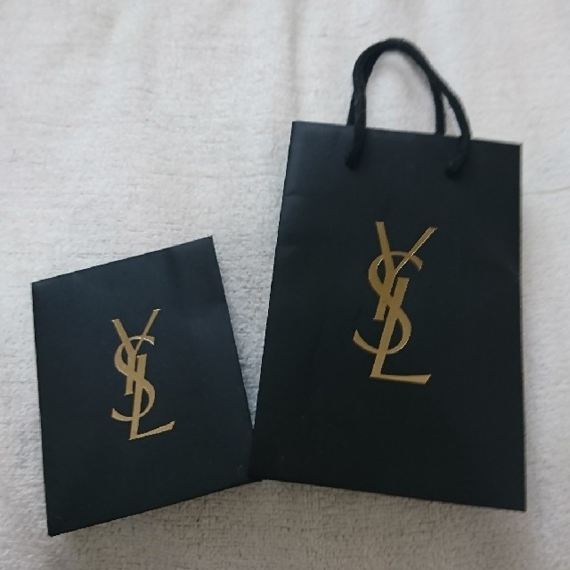 Yves Saint Laurent Beaute(イヴサンローランボーテ)のしのぶ様専用イヴ・サンローラン ショップバッグ2個セット レディースのバッグ(ショップ袋)の商品写真