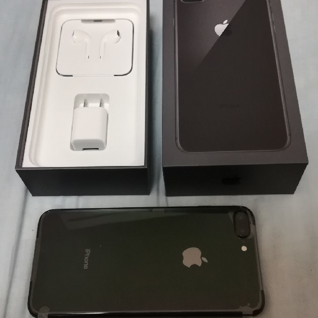 iPhone(アイフォーン)の新品 iPhone8 plus 64GB スペースグレイ SIMフリー 送料無料 スマホ/家電/カメラのスマートフォン/携帯電話(スマートフォン本体)の商品写真