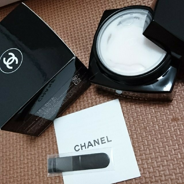 CHANEL(シャネル)のシャネル LE L クリーム
新品未使用
定価17280円 コスメ/美容のスキンケア/基礎化粧品(フェイスクリーム)の商品写真