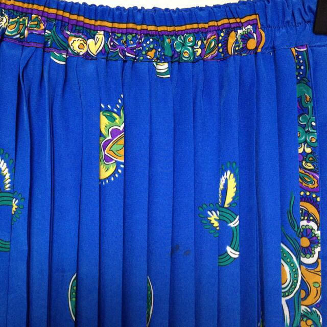 古着 スカーフ柄ロングプリーツスカート レディースのスカート(ロングスカート)の商品写真