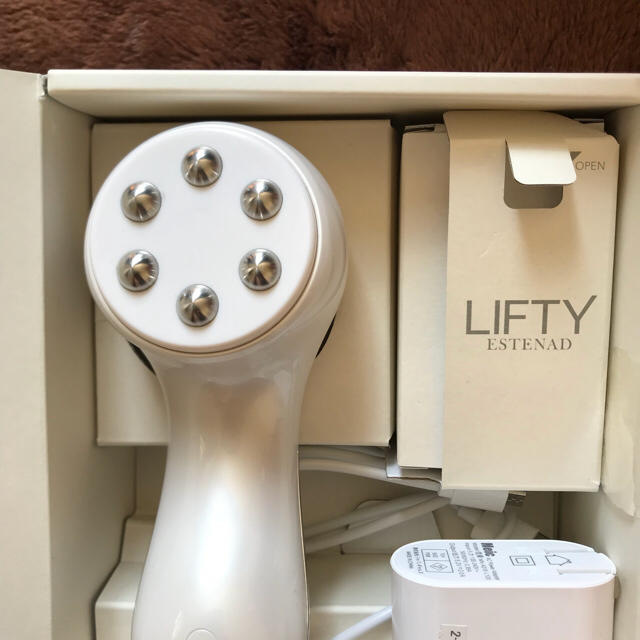 エステナード LIFTY 美顔器 コスメ/美容のコスメ/美容 その他(その他)の商品写真