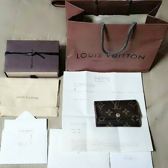 LOUIS VUITTON(ルイヴィトン)の正規ヴィトンキーケース 付属品全て揃ってます。 メンズのファッション小物(キーケース)の商品写真