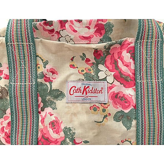 Cath Kidston(キャスキッドソン)のキャスキッドソンマザーズバッグ+オムツポーチセット オイルクロス キッズ/ベビー/マタニティのマタニティ(マザーズバッグ)の商品写真