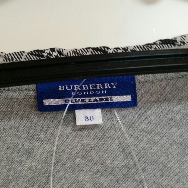 BURBERRY BLUE LABEL(バーバリーブルーレーベル)のバーバリーブルーレーベルカーディガン38 レディースのトップス(カーディガン)の商品写真