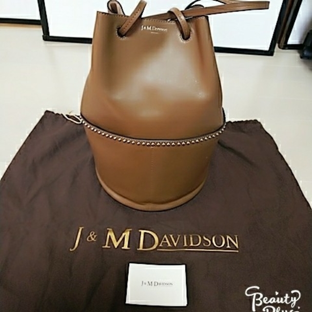 新品　J&M Davidson デイジー　ストーンベージュ