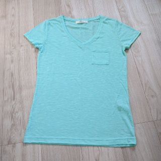 アズールバイマウジー(AZUL by moussy)の☆AZUL　Tシャツ　Vネック　グリーン☆(Tシャツ(半袖/袖なし))