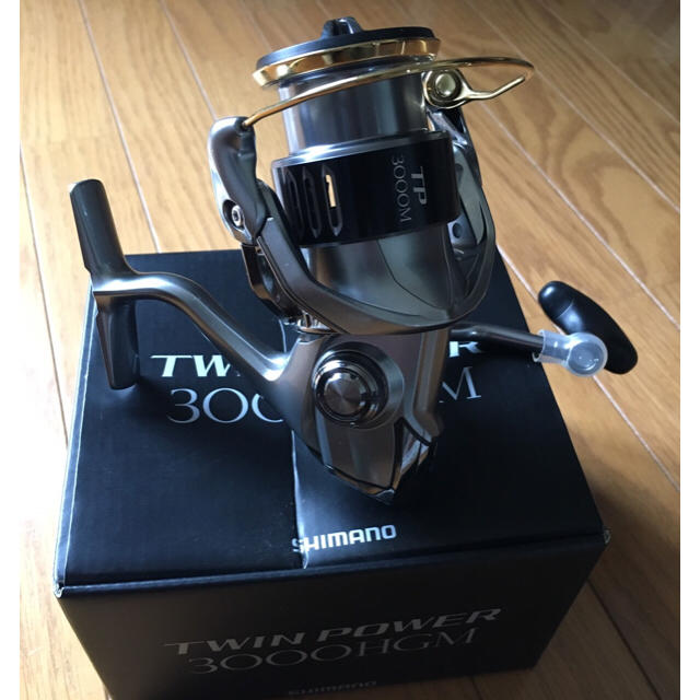 SHIMANO(シマノ)のお値下げ！新品☆15ツインパワー3000HGM(TWIN POWER)   スポーツ/アウトドアのフィッシング(リール)の商品写真