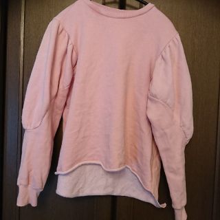 ザラ(ZARA)のかわいいパフスリボリューム袖のピンクのスウェット(トレーナー/スウェット)