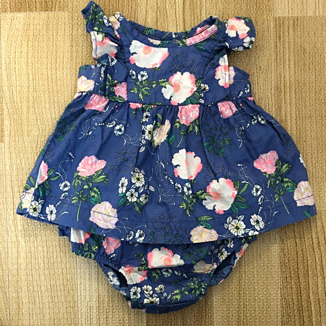 babyGAP(ベビーギャップ)のbabyGAP トップスパンツセット キッズ/ベビー/マタニティのベビー服(~85cm)(その他)の商品写真