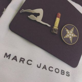 マークジェイコブス(MARC JACOBS)のマークジェイコブス ピンズ バッチ(ブローチ/コサージュ)