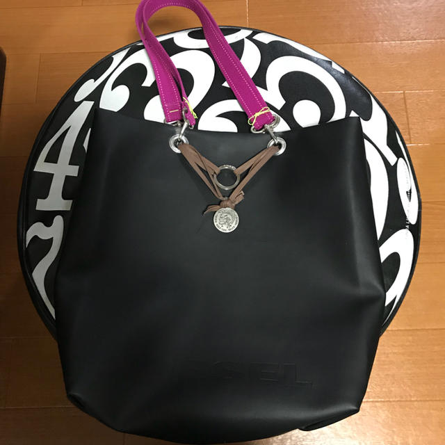 DIESEL(ディーゼル)の☆DIESELラッピングbag☆リメイクトートバッグ レディースのバッグ(トートバッグ)の商品写真