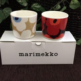 マリメッコ(marimekko)のムーミンママ様専用！　マリメッコ　ウニッコ　ベージュ　プラムレッド　ラテマグ(グラス/カップ)