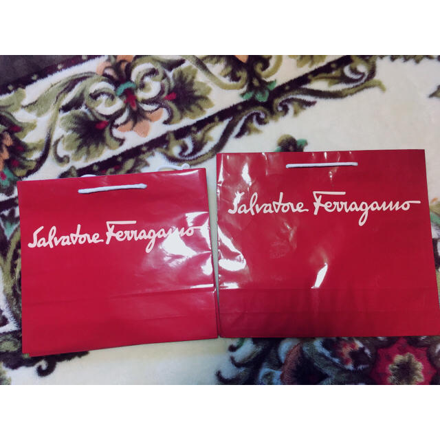 Salvatore Ferragamo(サルヴァトーレフェラガモ)のサルヴァトーレ フェラガモ 紙袋 レディースのバッグ(ショップ袋)の商品写真