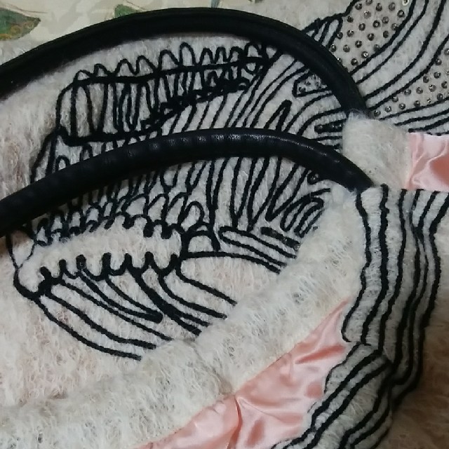 TSUMORI CHISATO(ツモリチサト)のmarilyn様専用　TSUMORI CHISATO スワン刺繍バッグ　美品 レディースのバッグ(トートバッグ)の商品写真