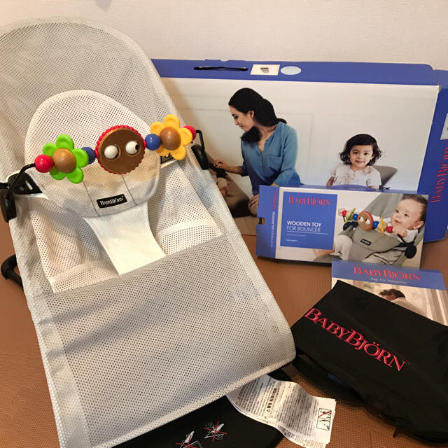 休日限定 BABYBJORN - バッグ&トイ付き メッシュ バウンサー セール中/新品 ベビービョルン バウンサー (トイ付き) メッシュブラウン イス