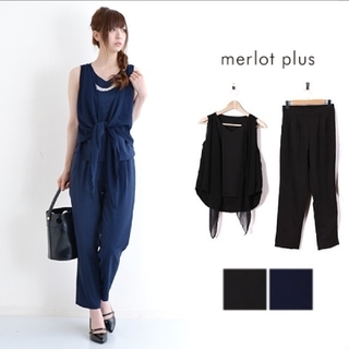 メルロー(merlot)のrnmn22様専用２点新品メルロー アクセ付きパンツスーツ黒(その他ドレス)