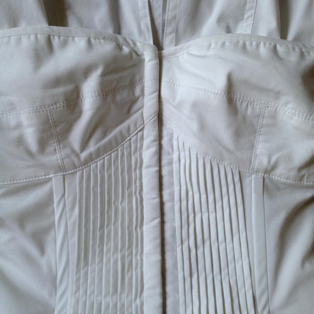 DOUBLE STANDARD CLOTHING(ダブルスタンダードクロージング)の美品ダブスタ ノースリーブシャツ白 レディースのトップス(カットソー(半袖/袖なし))の商品写真