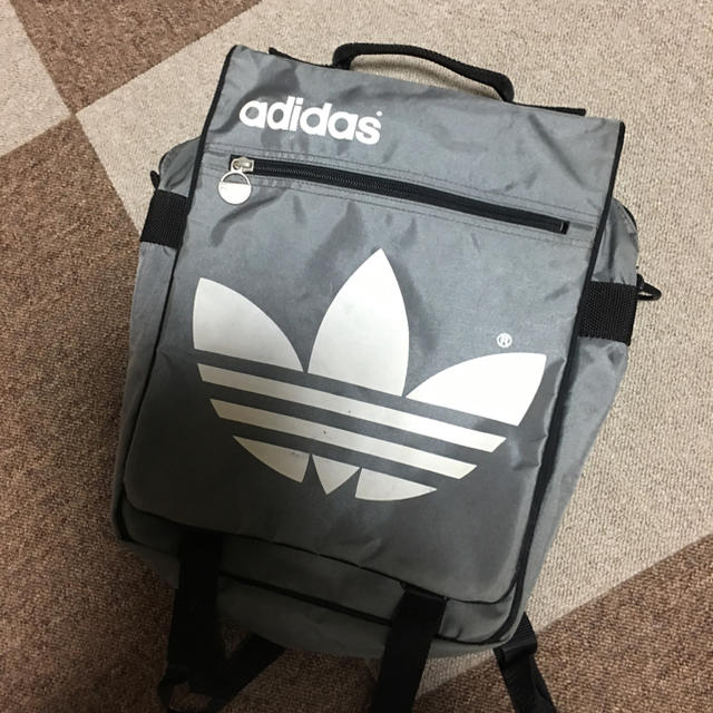 adidas(アディダス)のアディダスオリジナル リュック レディースのバッグ(リュック/バックパック)の商品写真