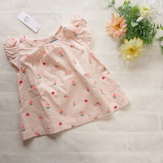 babyGAP(ベビーギャップ)のbabyGAP☆ベビーギャップ フルーツ柄フリルトップス 90 新作 新品 キッズ/ベビー/マタニティのキッズ服女の子用(90cm~)(Tシャツ/カットソー)の商品写真