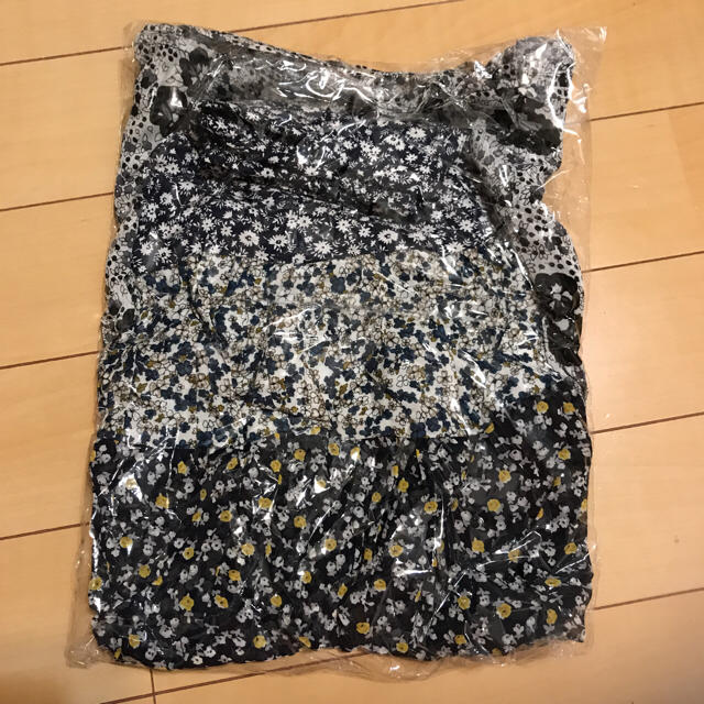 flower(フラワー)のpatch work flower skirt～ﾊﾟｯﾁﾜｰｸﾌﾗﾜｰｽｶｰﾄ レディースのスカート(ロングスカート)の商品写真