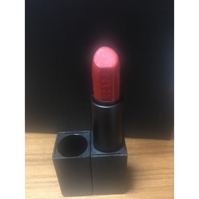 NARS(ナーズ)のNARS オーデイシャスリップスティック 9473 コスメ/美容のベースメイク/化粧品(口紅)の商品写真