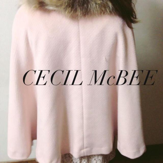 CECIL McBEE(セシルマクビー)のCECIL McBEE☆ファー付ポンチョ レディースのジャケット/アウター(ポンチョ)の商品写真