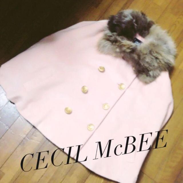 CECIL McBEE(セシルマクビー)のCECIL McBEE☆ファー付ポンチョ レディースのジャケット/アウター(ポンチョ)の商品写真