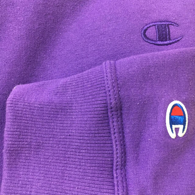 Champion(チャンピオン)のChampion チャンピョン パーカー 紫色 メンズのトップス(パーカー)の商品写真