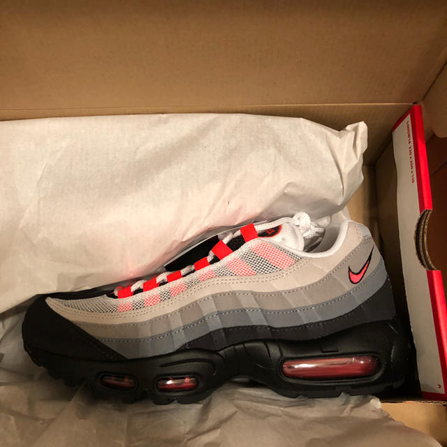 NIKE(ナイキ)のair max 95 solar red メンズの靴/シューズ(スニーカー)の商品写真