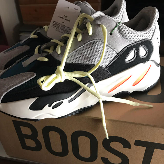 yeezy boost 700 正規品 インボイスあります