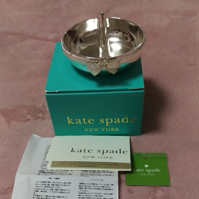 kate spade new york(ケイトスペードニューヨーク)の定価8,100円✨新品♥️ケイトスペード♥️グレースアベニュー リングホルダー インテリア/住まい/日用品のインテリア小物(小物入れ)の商品写真